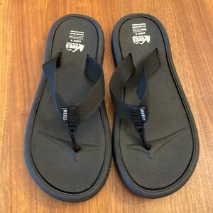 REI flip flops